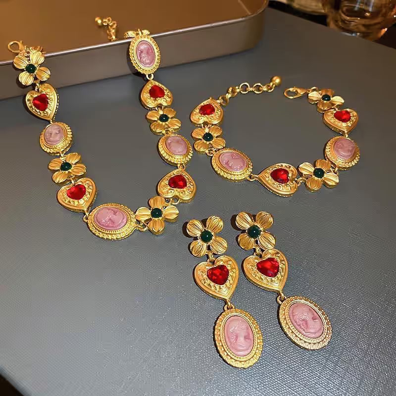 VINTAGE SET EARRINGS