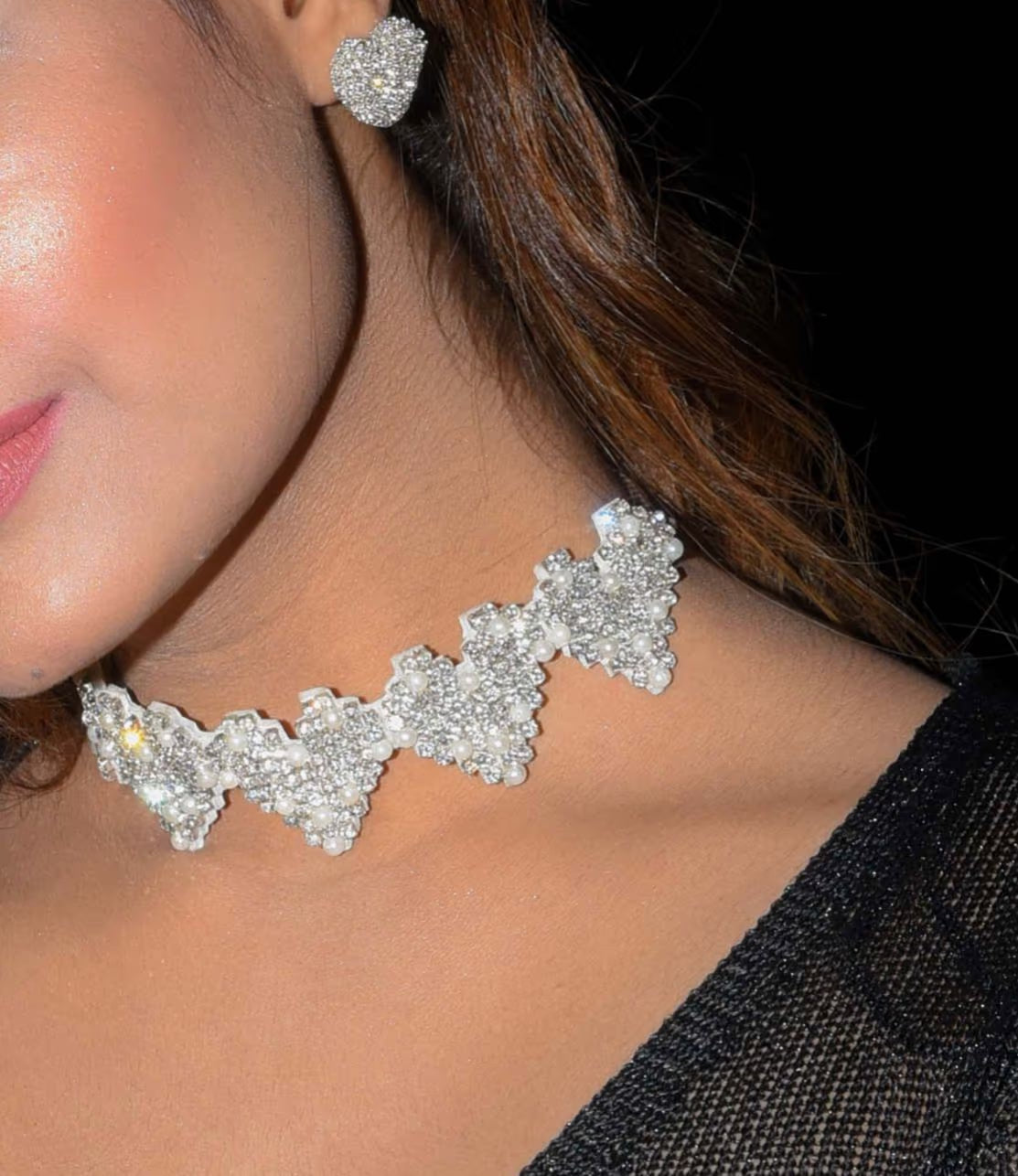 Sparkle Heart Choker – Bold Silver Heart Necklace