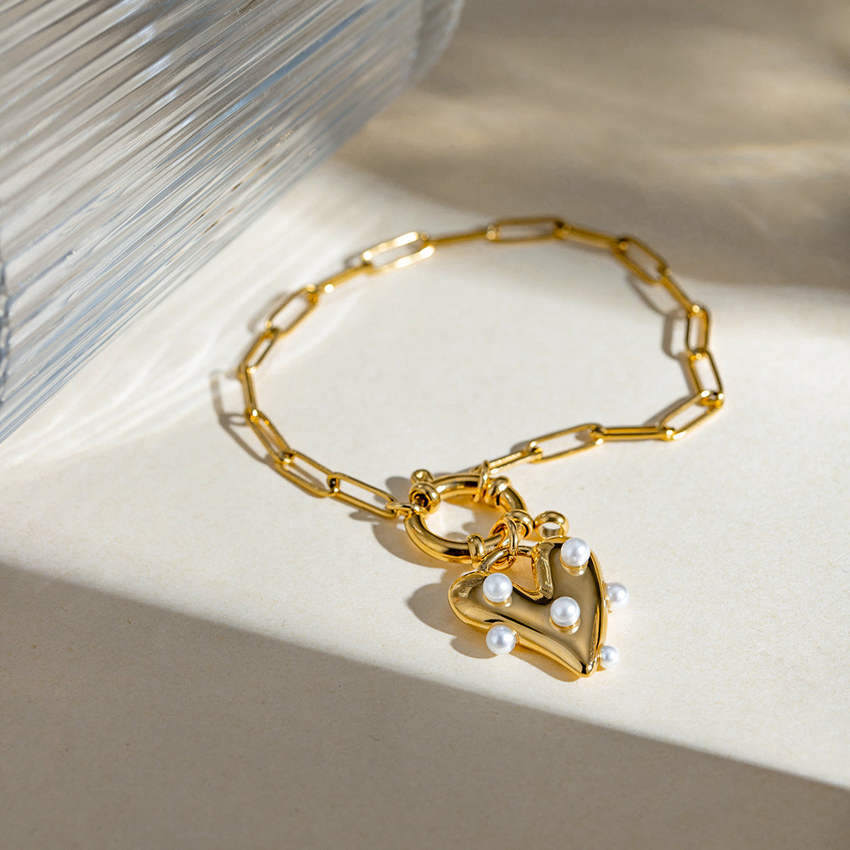 Pearly Heart – Elegant Freshwater Pearl Heart Necklace