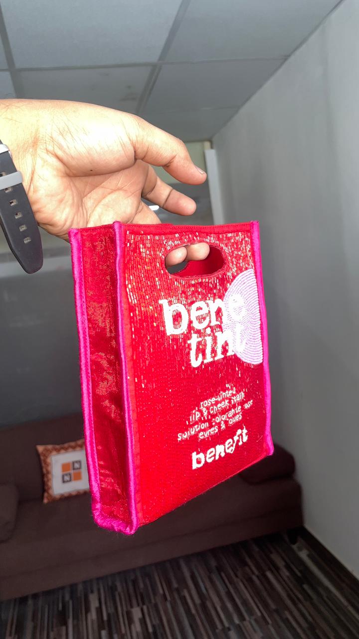 Benetint Bag – Elegant Red Beaded Purse for Women
